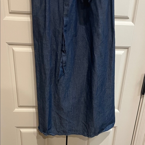 Chic Two-Tone Midi Dress in White and Blue - Picture 4 of 9